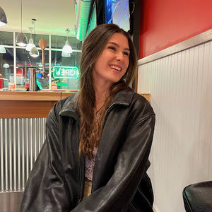 Meet your Posher, Iliana